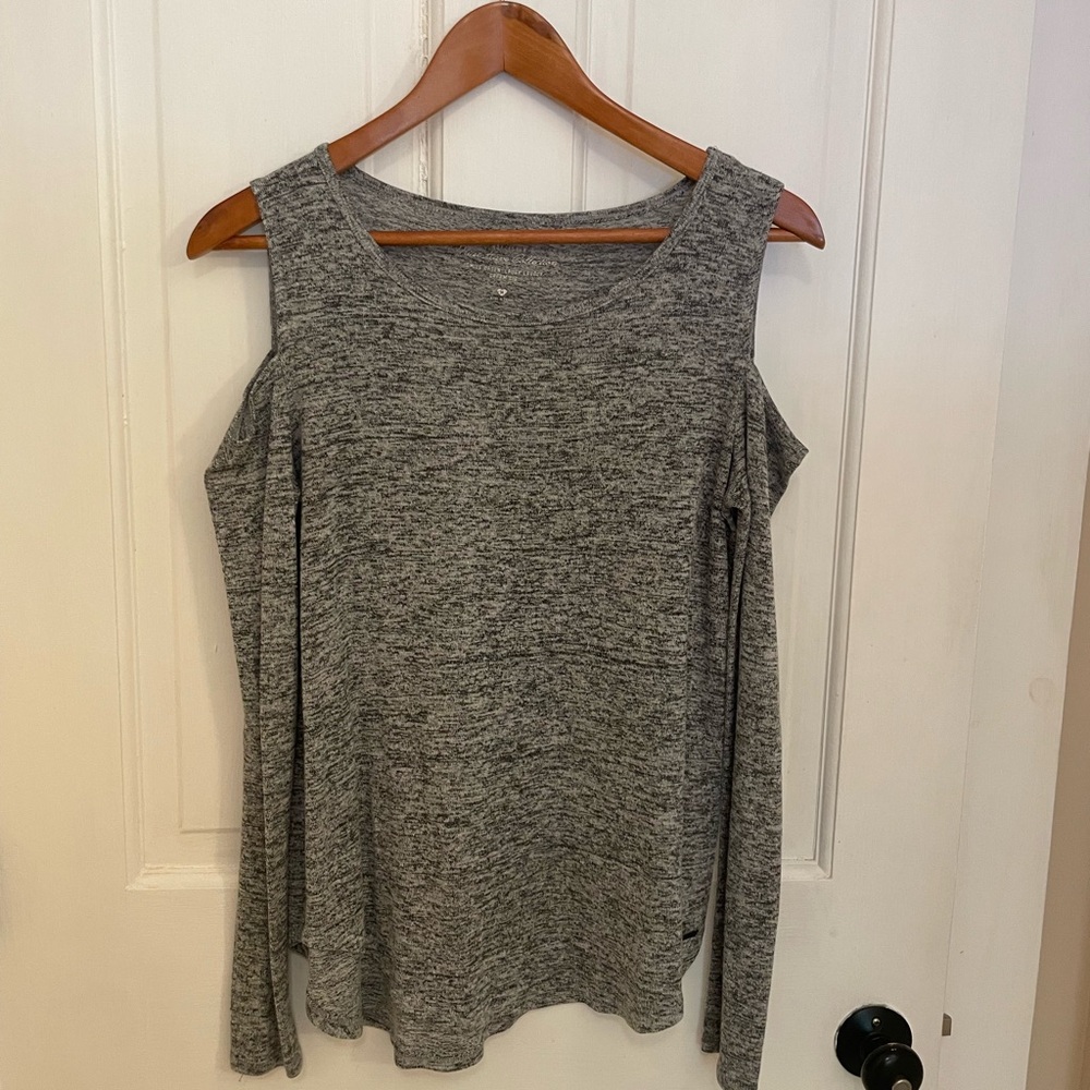 Hollister Gray Cold Shoulder Long Sleeve Top